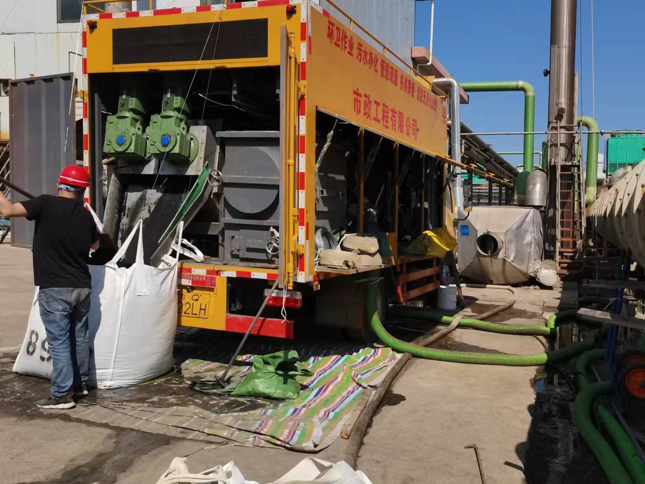 乐至淤泥压干处理