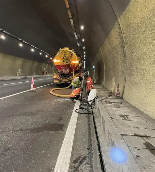 乐至隧道排水渠清淤